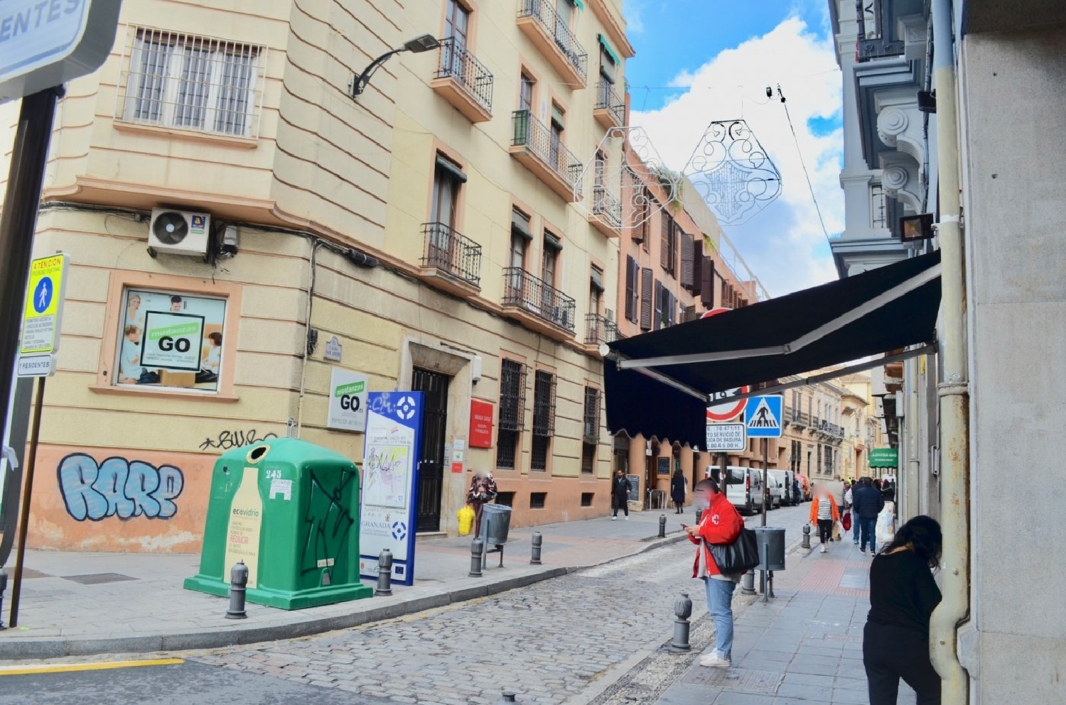  till salu lokal Barrio De Granada Alacantí 8