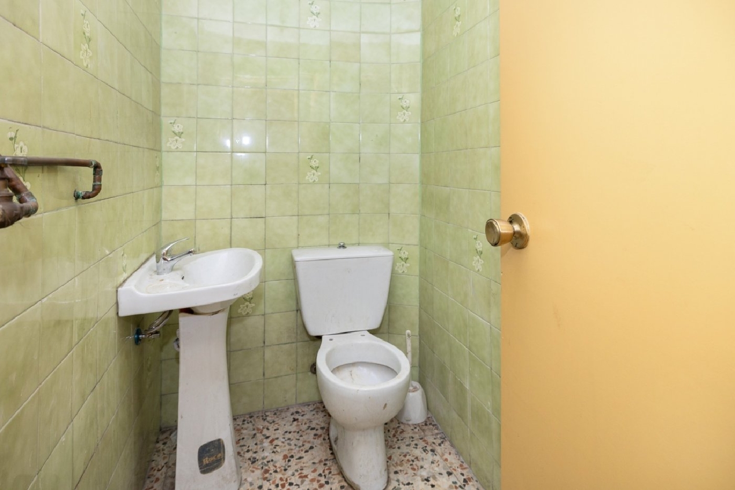  till salu lokal Barrio De Granada Alacantí 6
