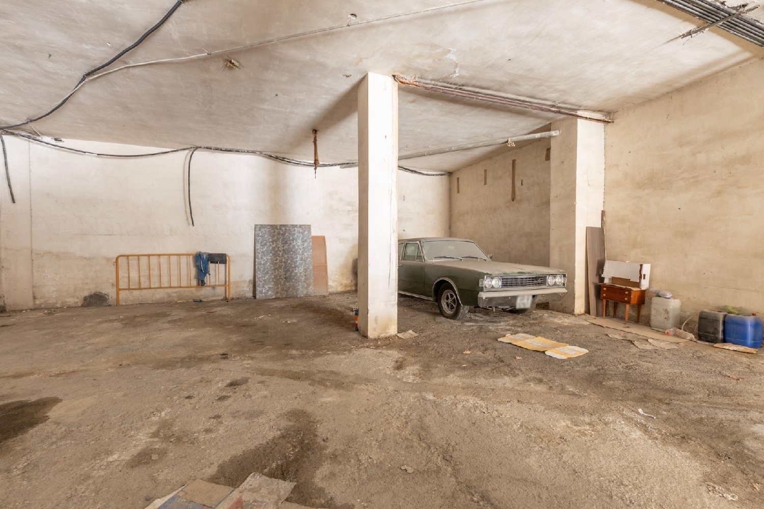  till salu lokal Barrio De Granada Alacantí 7