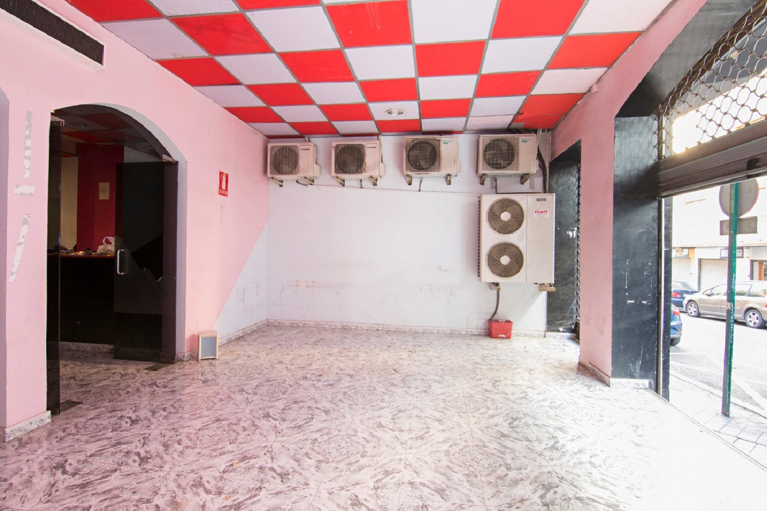 à vendre local commercial Barrio De Granada Alacantí 8