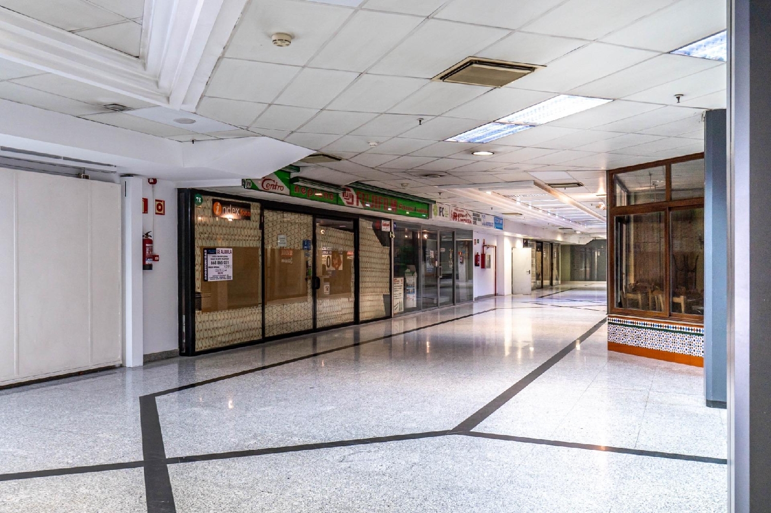 till salu lokal Barrio De Granada Alacantí 5