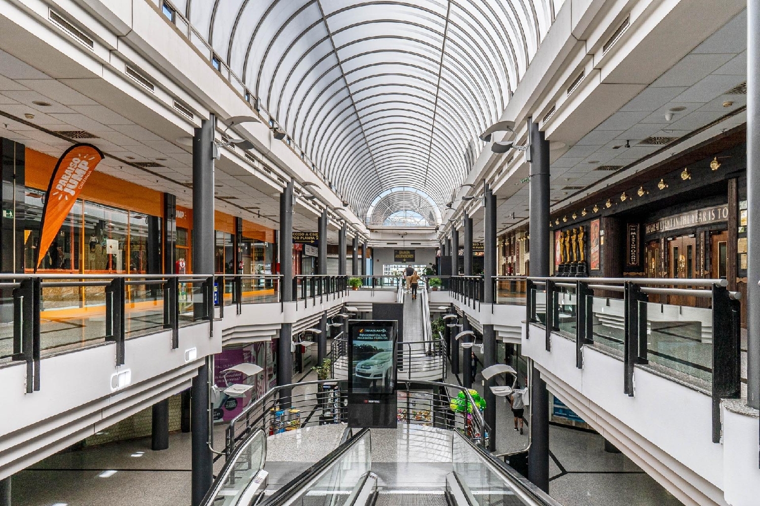 till salu lokal Barrio De Granada Alacantí 1