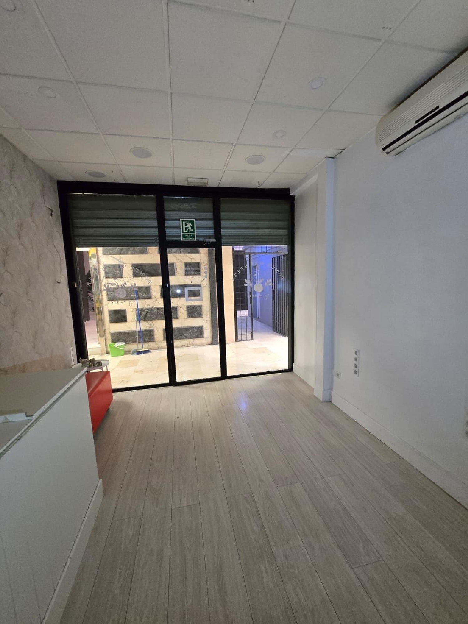 te koop bedrijfsruimte Barrio De Granada Alacantí 4