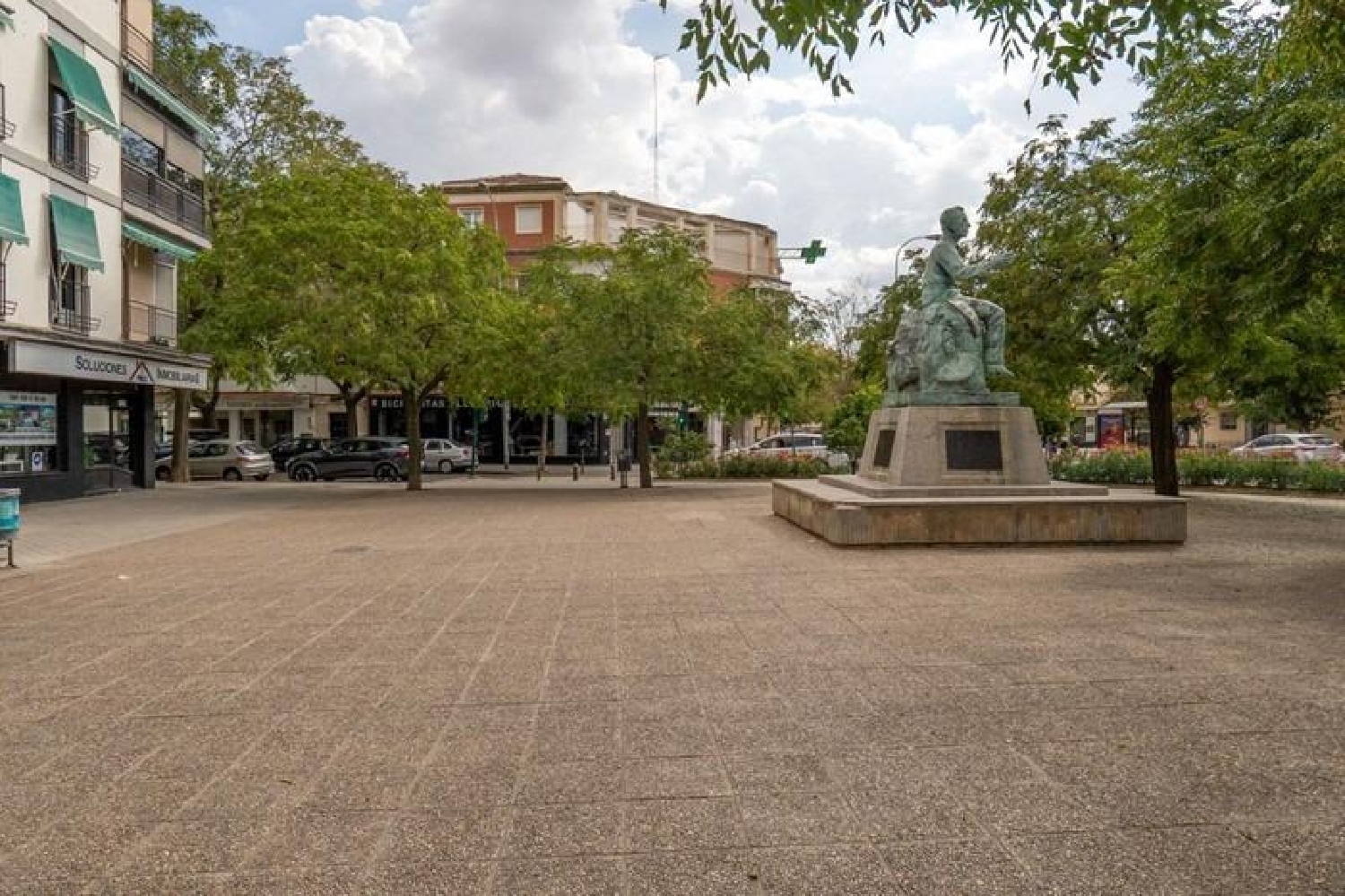 for sale commercial premise Barrio De Granada Alacantí 2