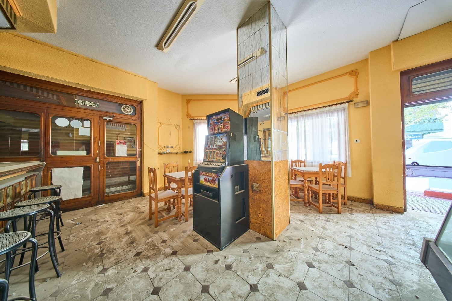  for sale commercial premise Barrio De Granada Alacantí 4