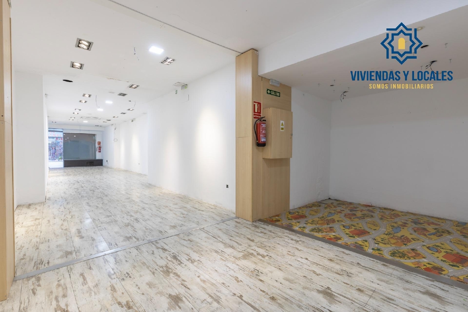  en venta local Barrio De Granada Alacantí 7