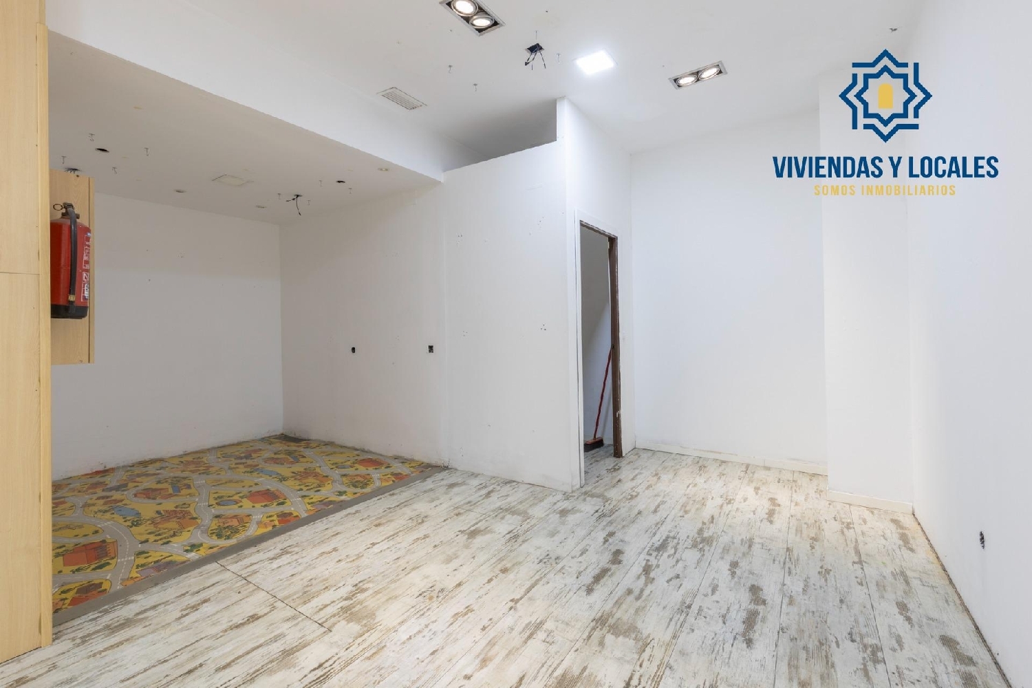  en venta local Barrio De Granada Alacantí 6