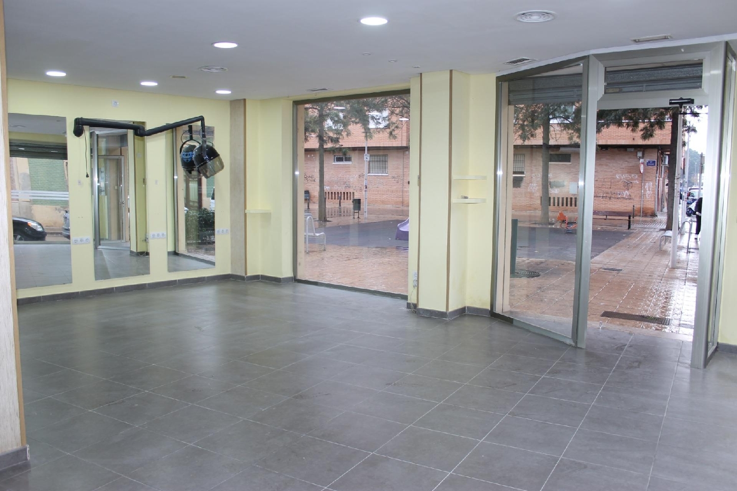  à vendre local commercial Burjassot Horta Nord 2