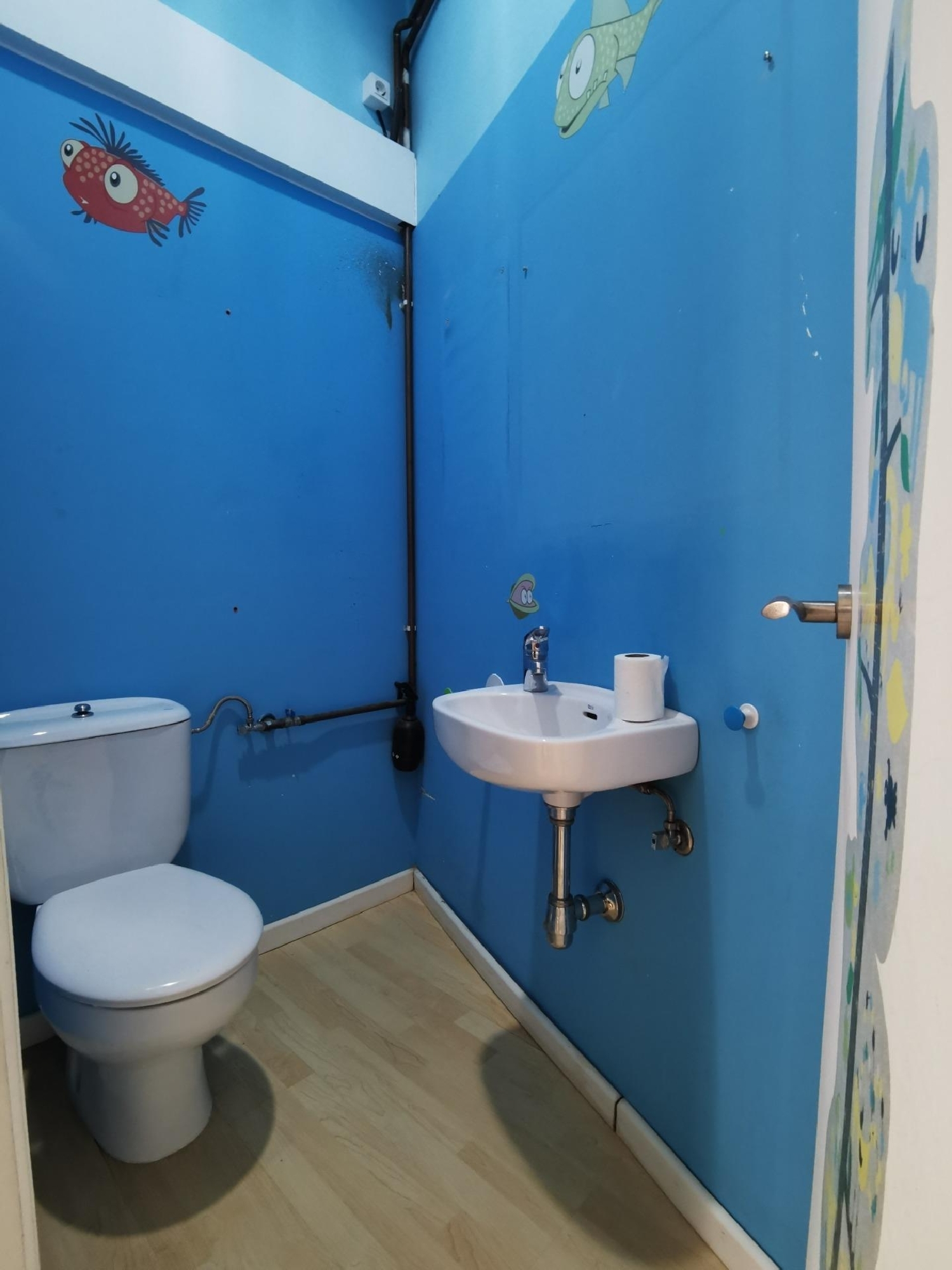  en venta local Carballo Bergantiños 8