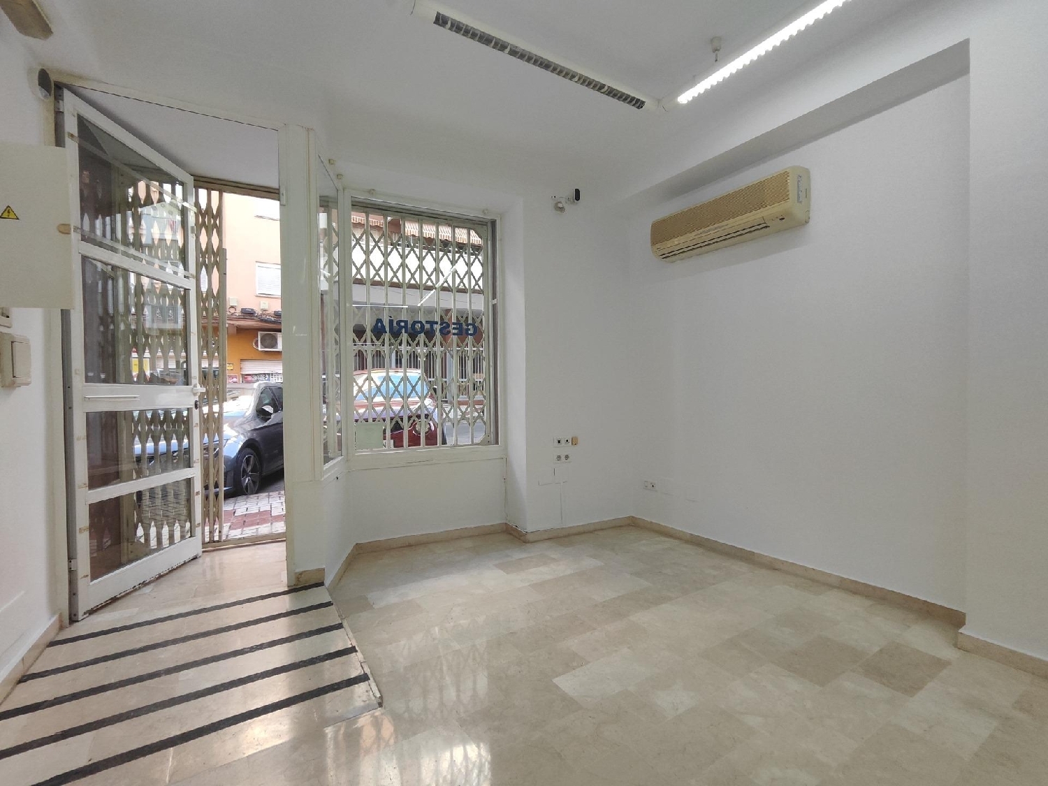  à vendre local commercial Málaga Del Fresno Campiña 2
