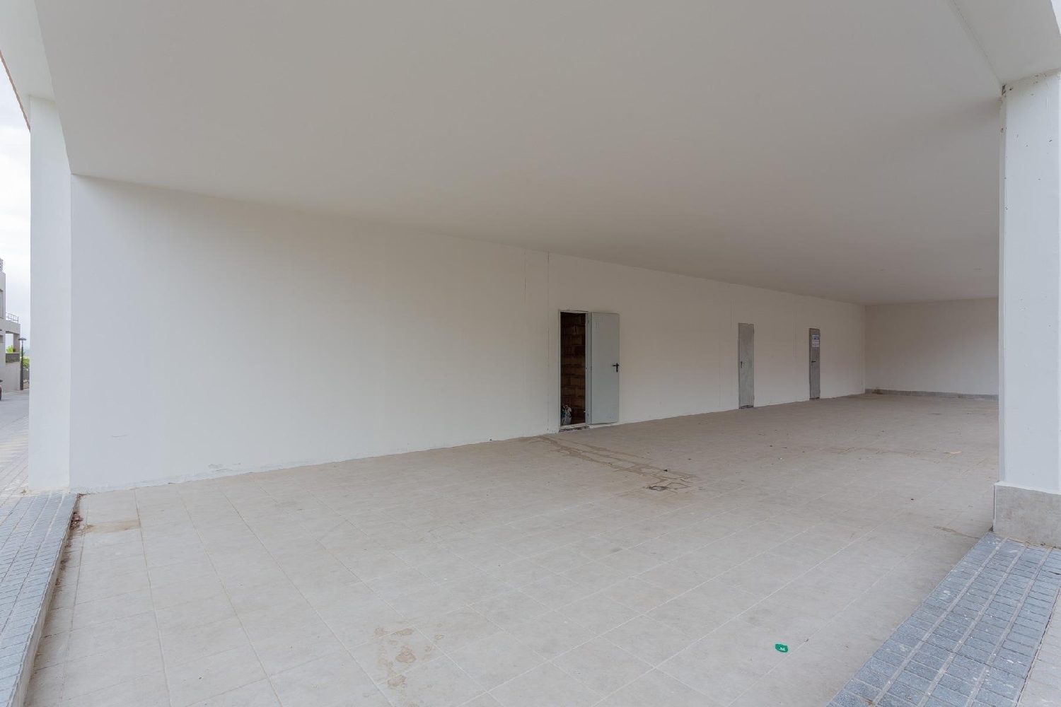 till salu lokal Maracena Vega De Granada 4