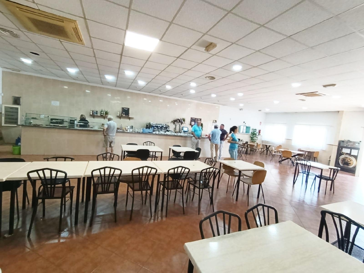à vendre local commercial Moncada Horta Nord 2