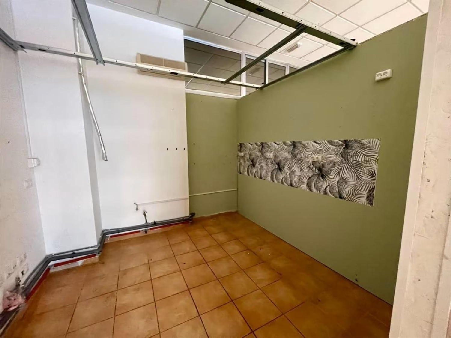 till salu lokal Valencia De Las Torres Campiña Sur 6