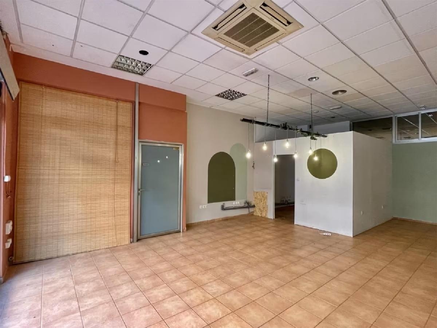 till salu lokal Valencia De Las Torres Campiña Sur 3