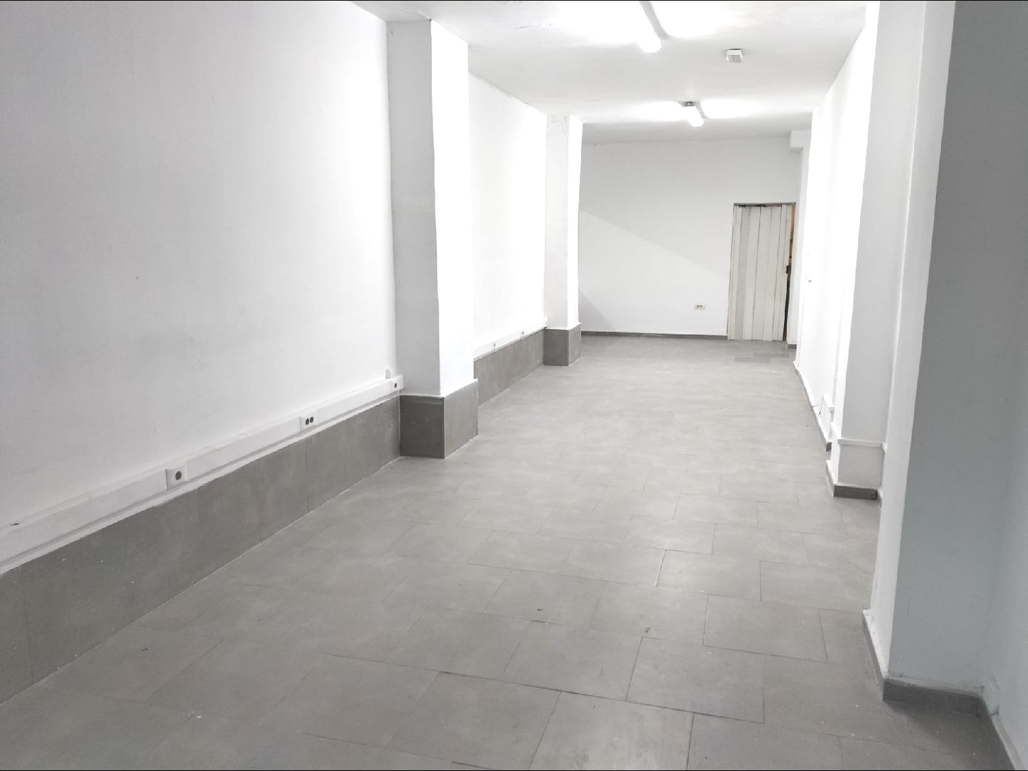 till salu lokal Valencia De Las Torres Campiña Sur 5