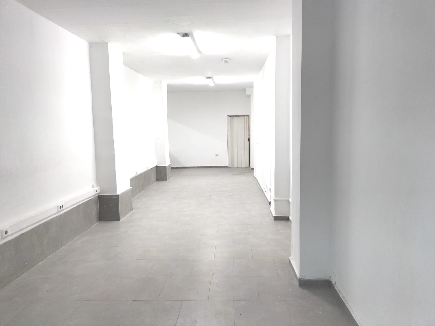 till salu lokal Valencia De Las Torres Campiña Sur 7