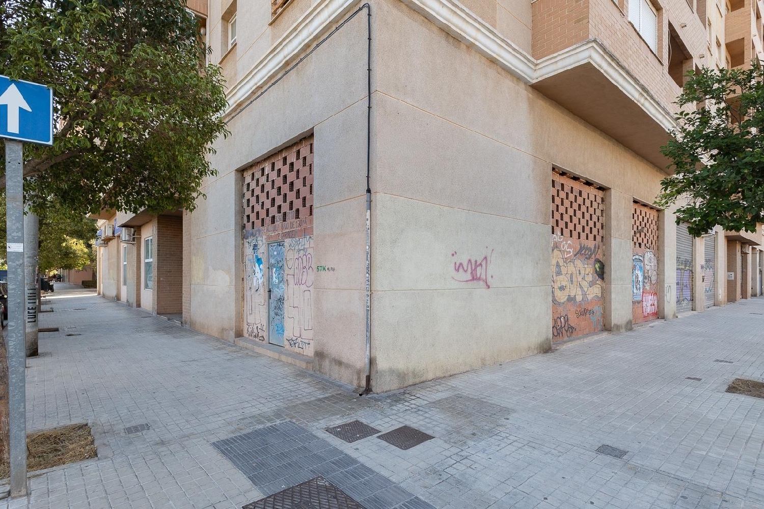  till salu lokal Valencia De Las Torres Campiña Sur 3