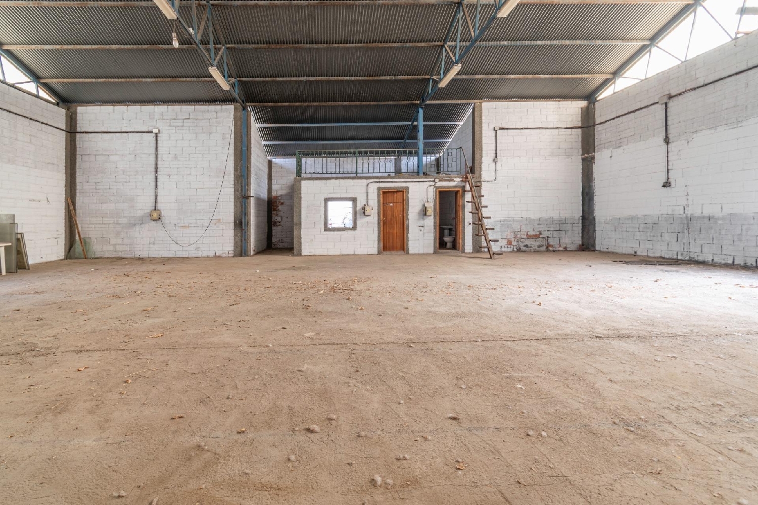 en venta comercio Jun Vega De Granada 8