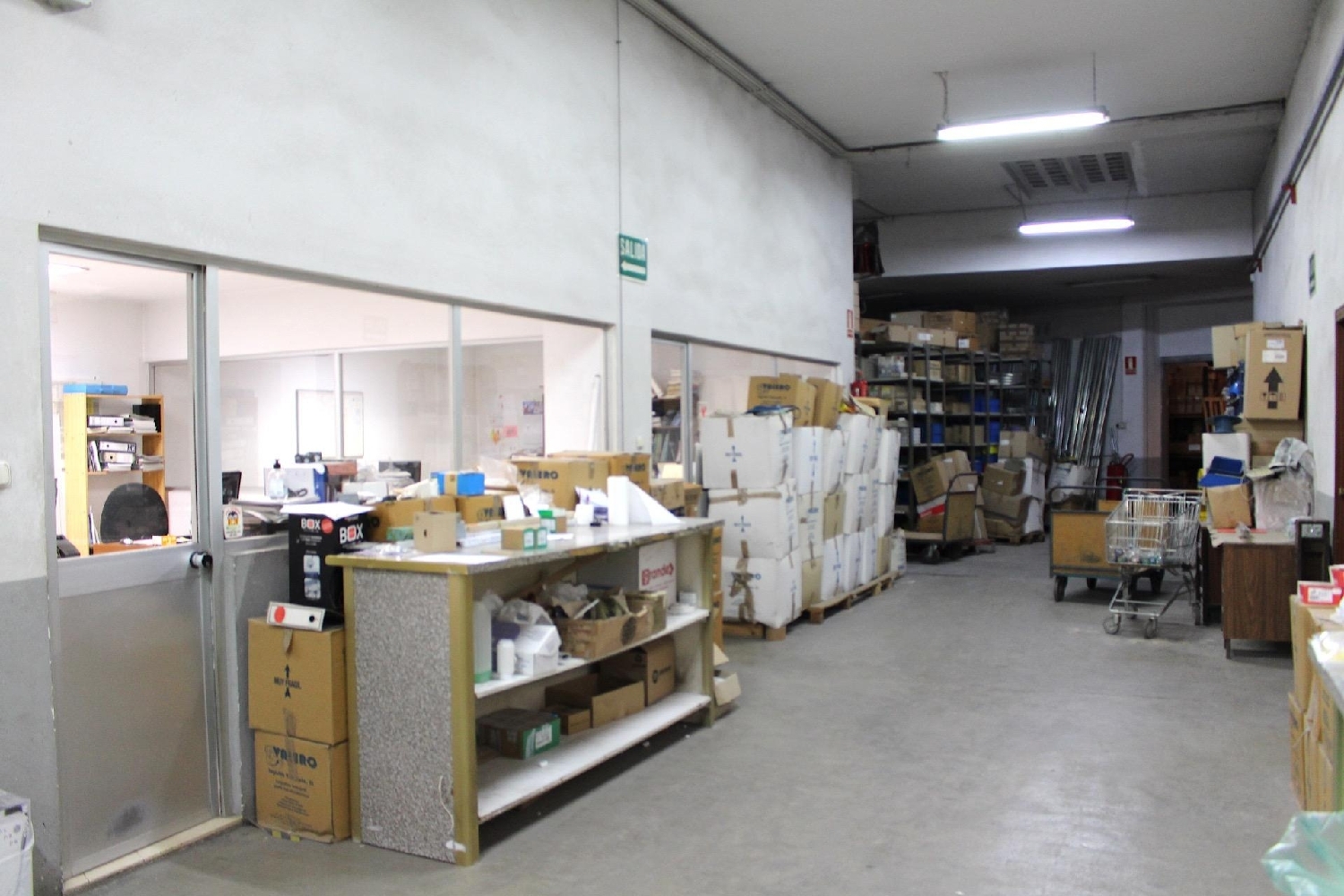  for sale shop Valencia De Las Torres Campiña Sur 5