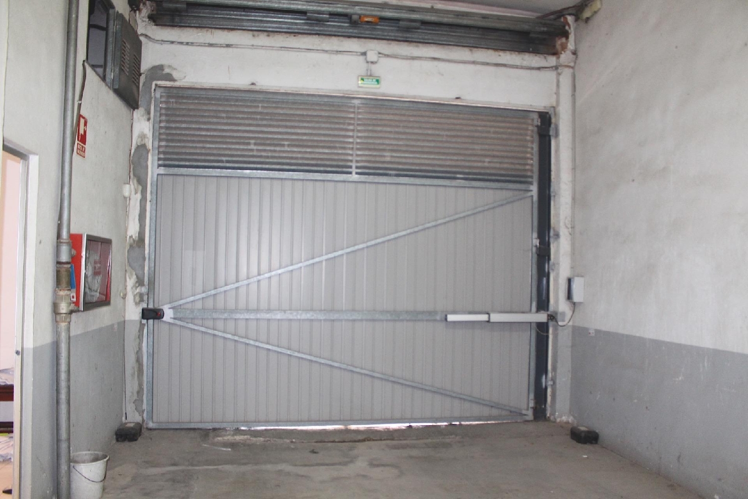  for sale shop Valencia De Las Torres Campiña Sur 3