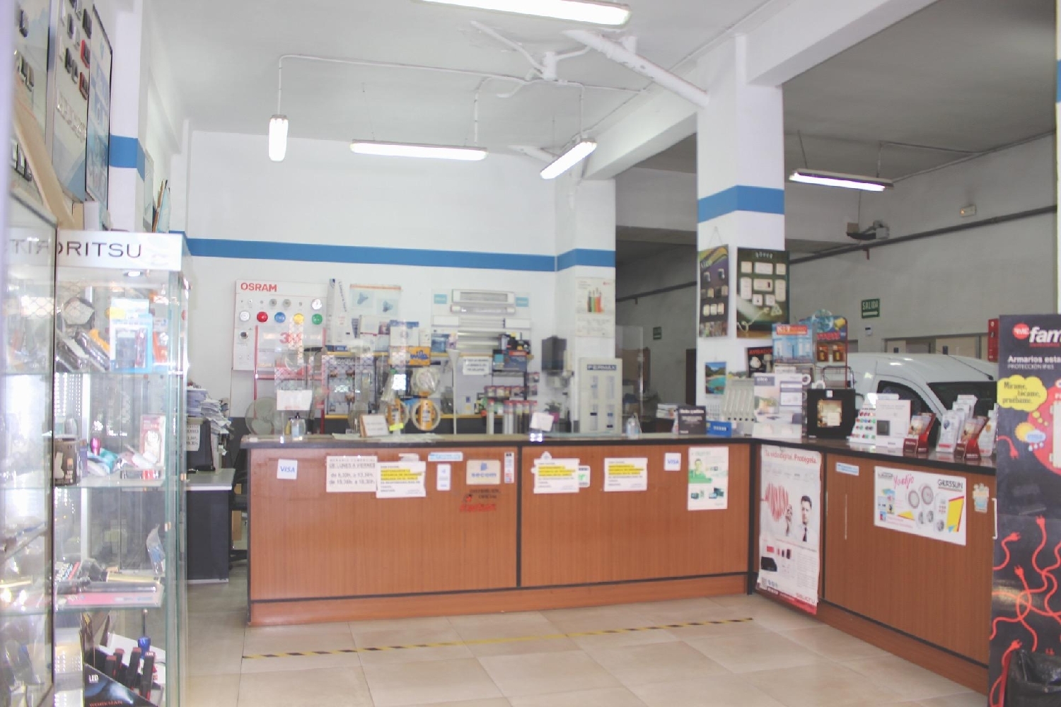  for sale shop Valencia De Las Torres Campiña Sur 2