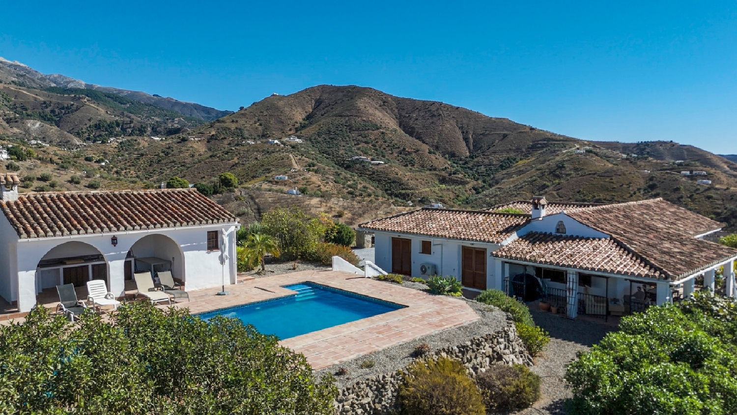 te koop villa Canillas De Aceituno Axarquía 2