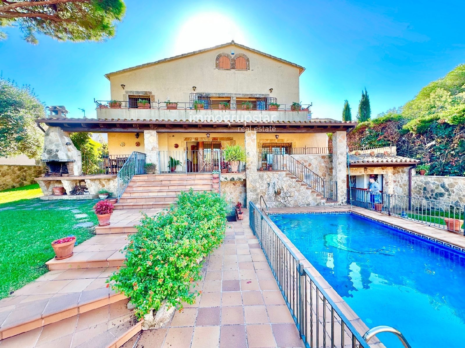 till salu villa Castellana Betanzos 1