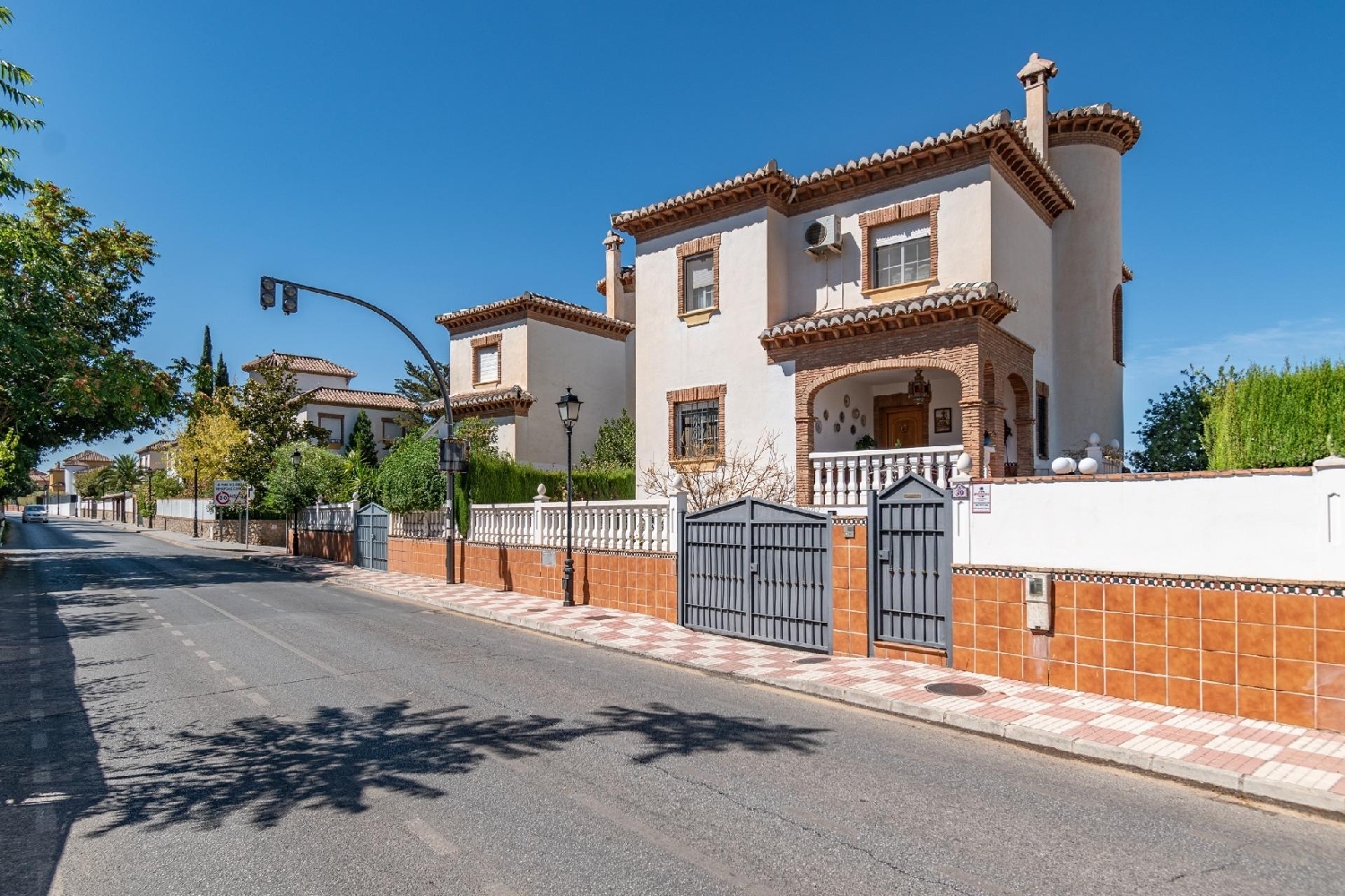 till salu villa La Zubia Vega De Granada 2
