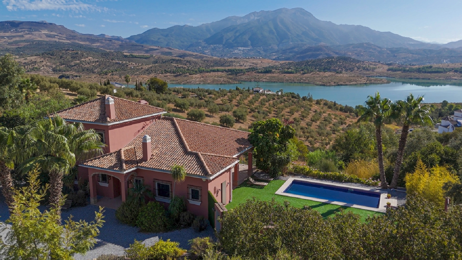  till salu villa Viñuela Axarquía 1