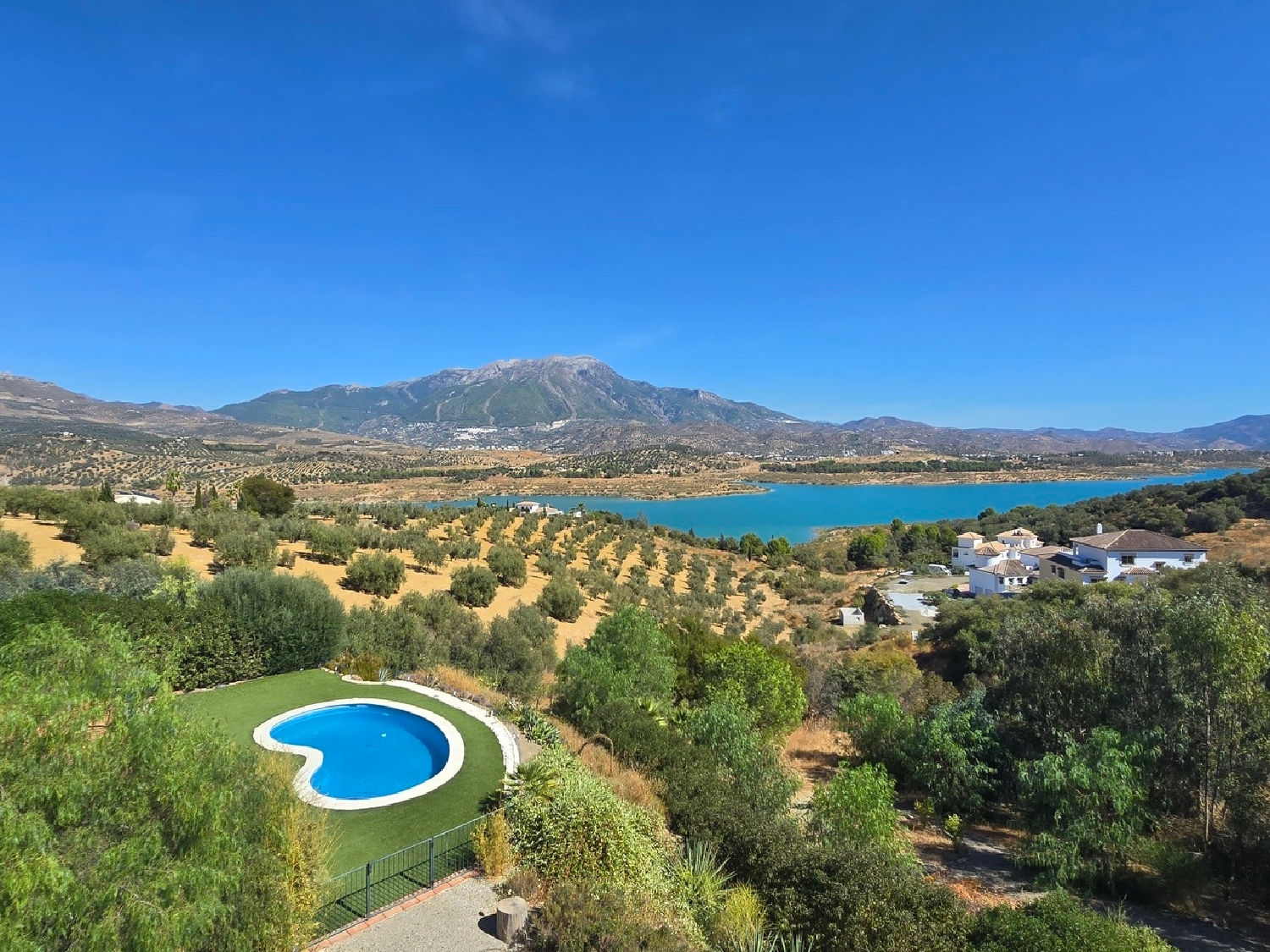  till salu villa Viñuela Axarquía 6