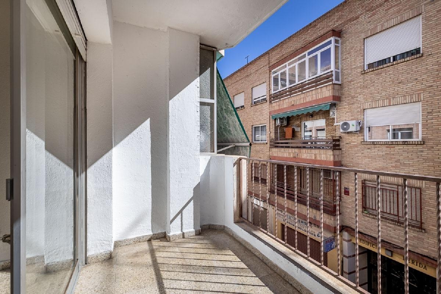 till salu lägenhet Barrio De Granada Alacantí 3