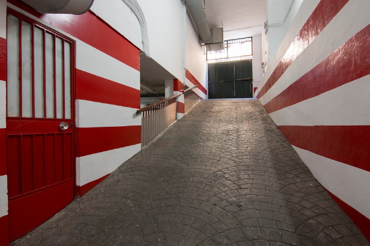 till salu parkering Barrio De Granada Alacantí 8