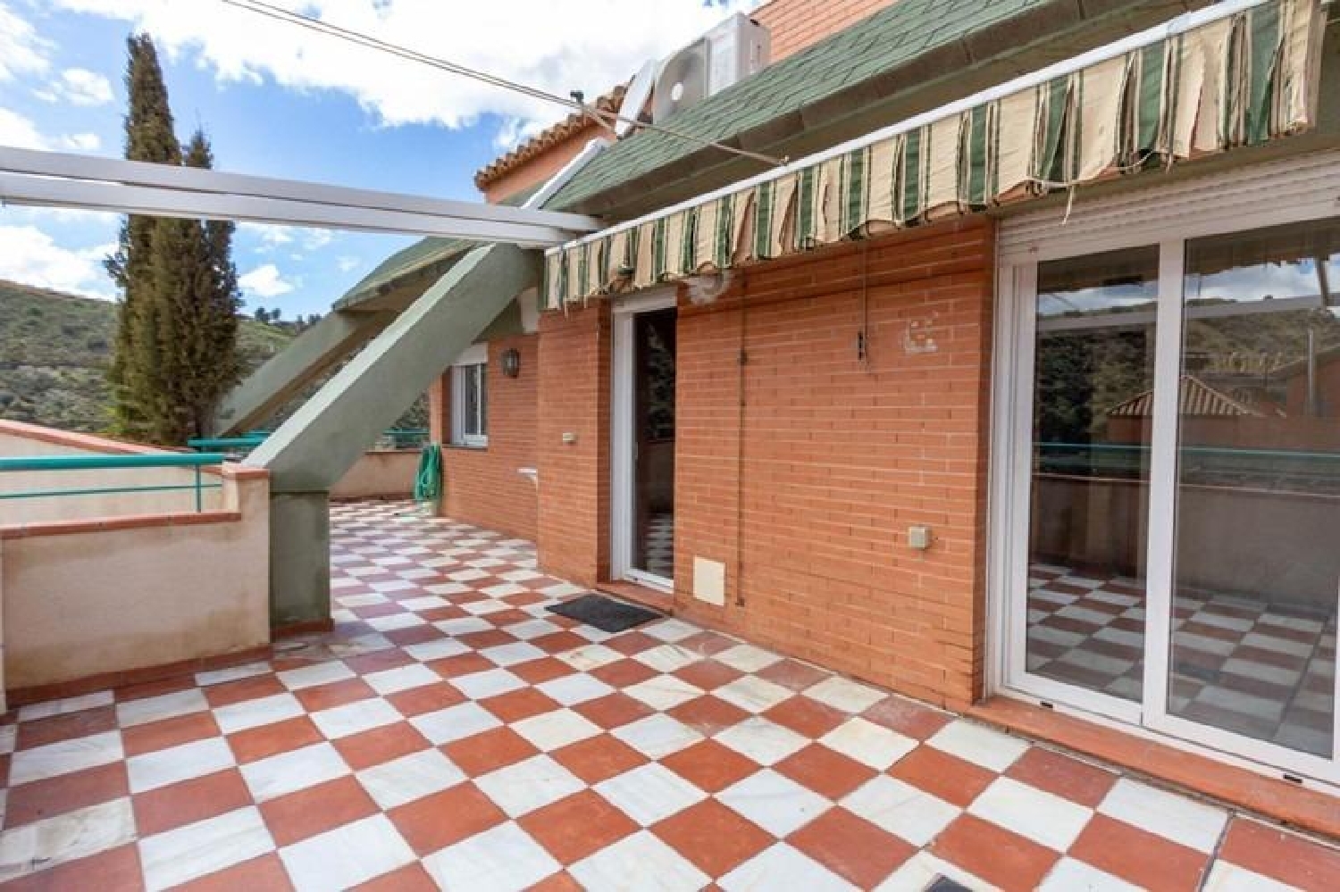 till salu takvåning Barrio De Granada Alacantí 4