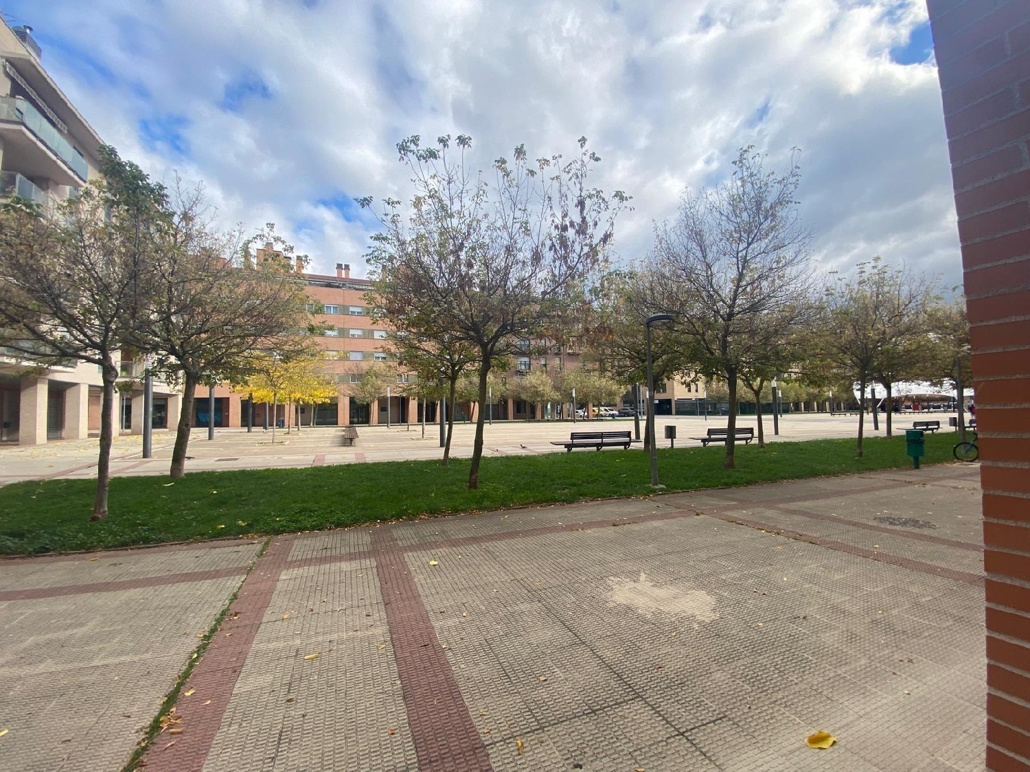  te koop bedrijfsruimte Sánsoain Media Oriental 6