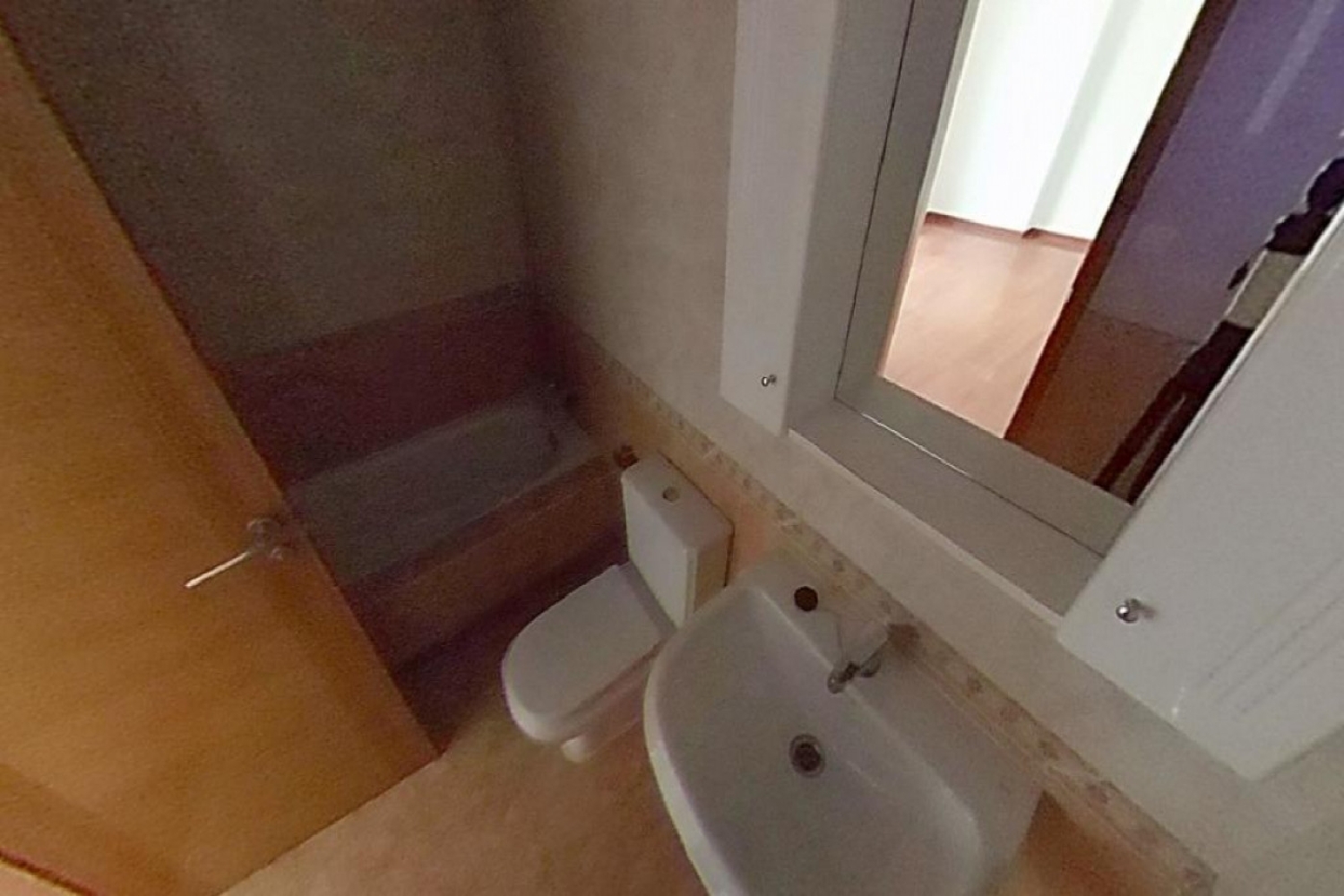 till salu lägenhet Barravaite Deza 3