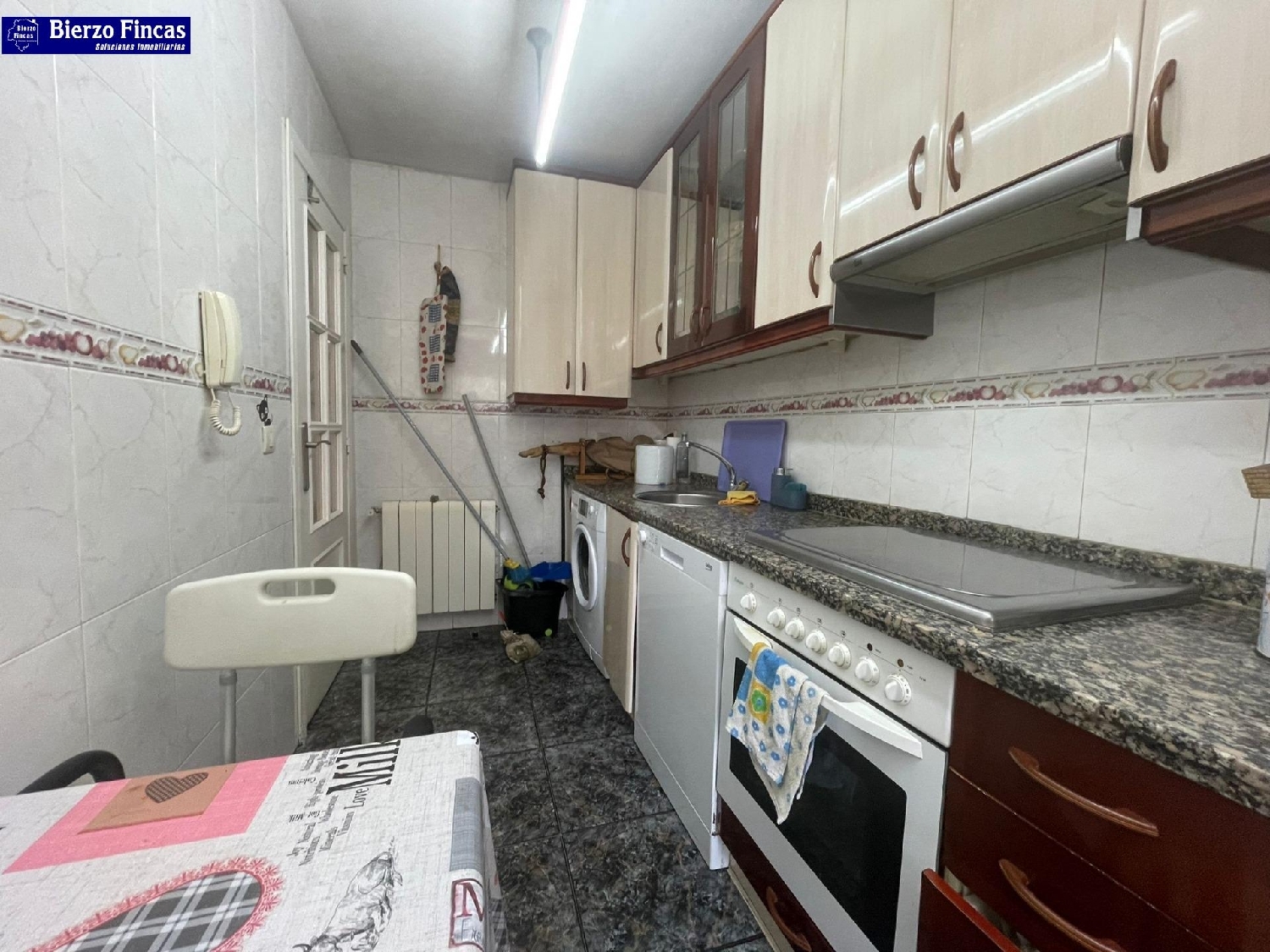  till salu lägenhet Barrio De Pinilla León 6
