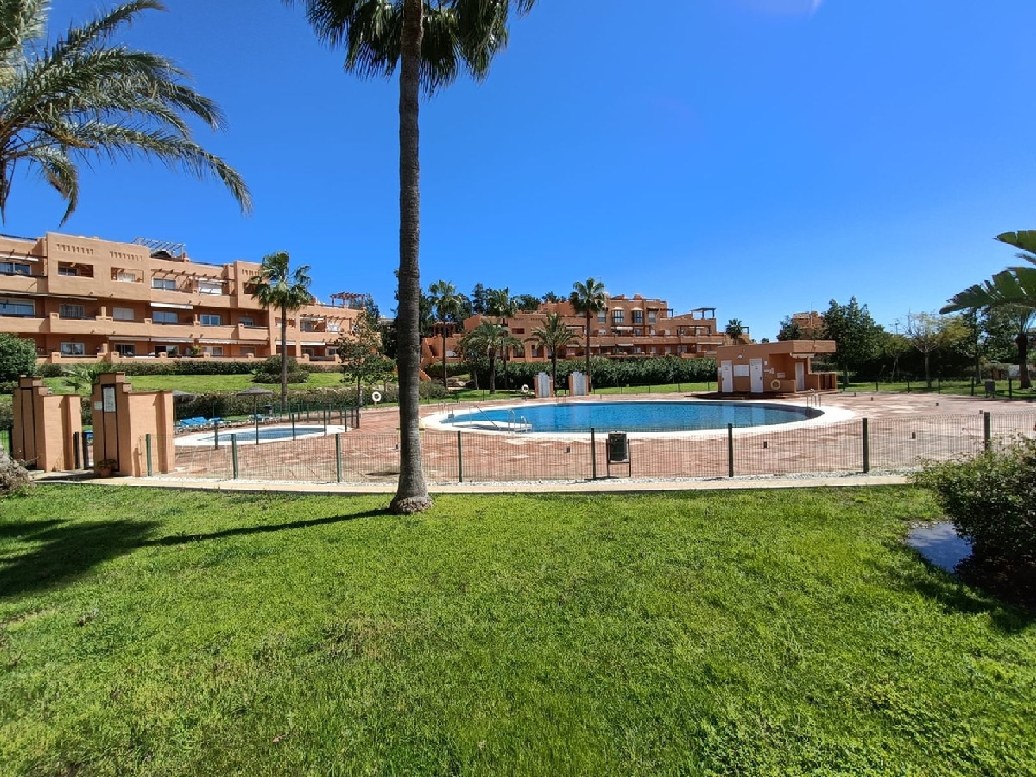 till salu lägenhet Casares Costa Costa Del Sol Occidental 2