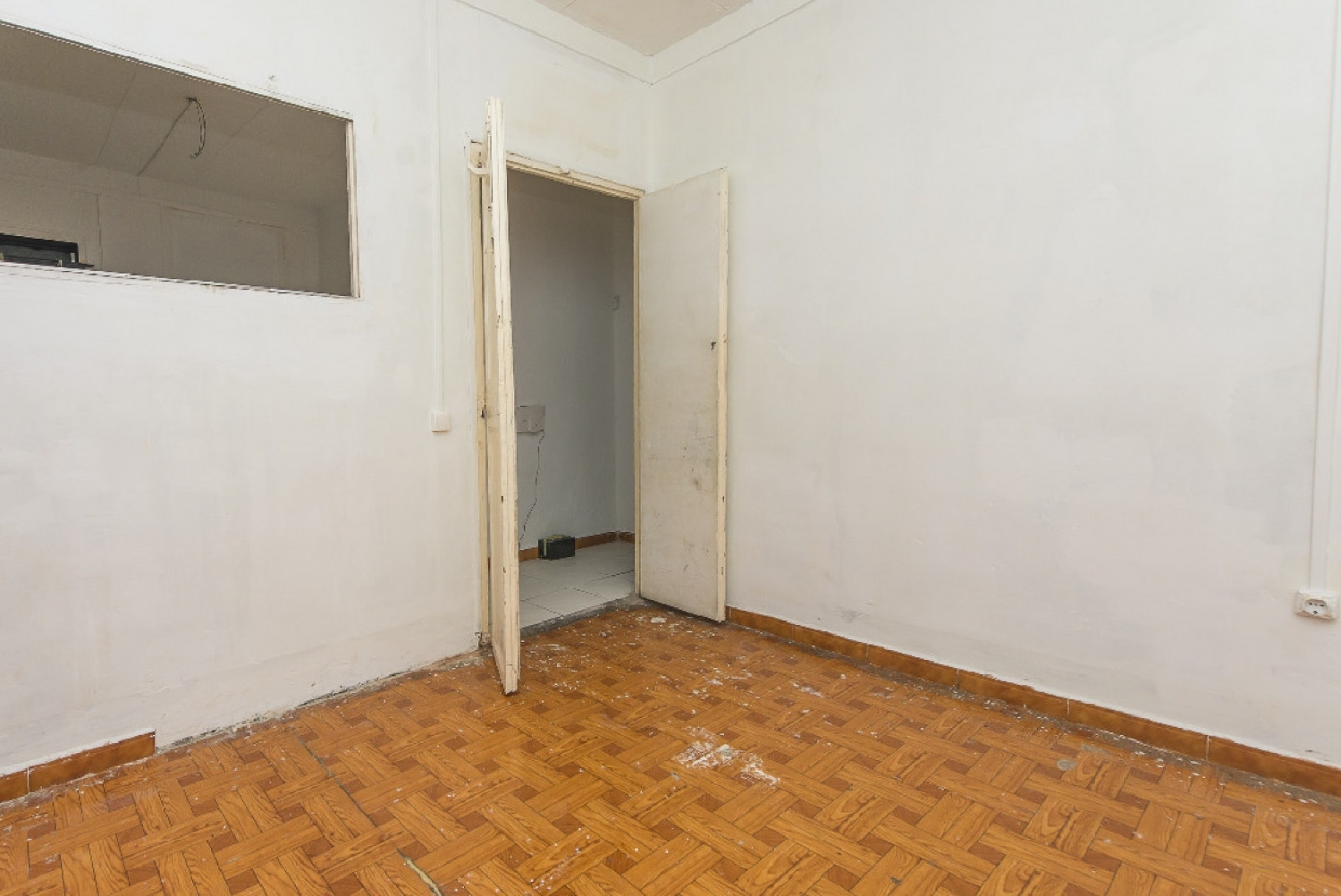  till salu lägenhet Ciutat Vella-Raval Barcelonès 4