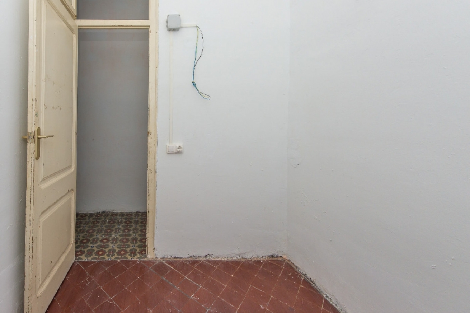  till salu lägenhet Ciutat Vella-Raval Barcelonès 8