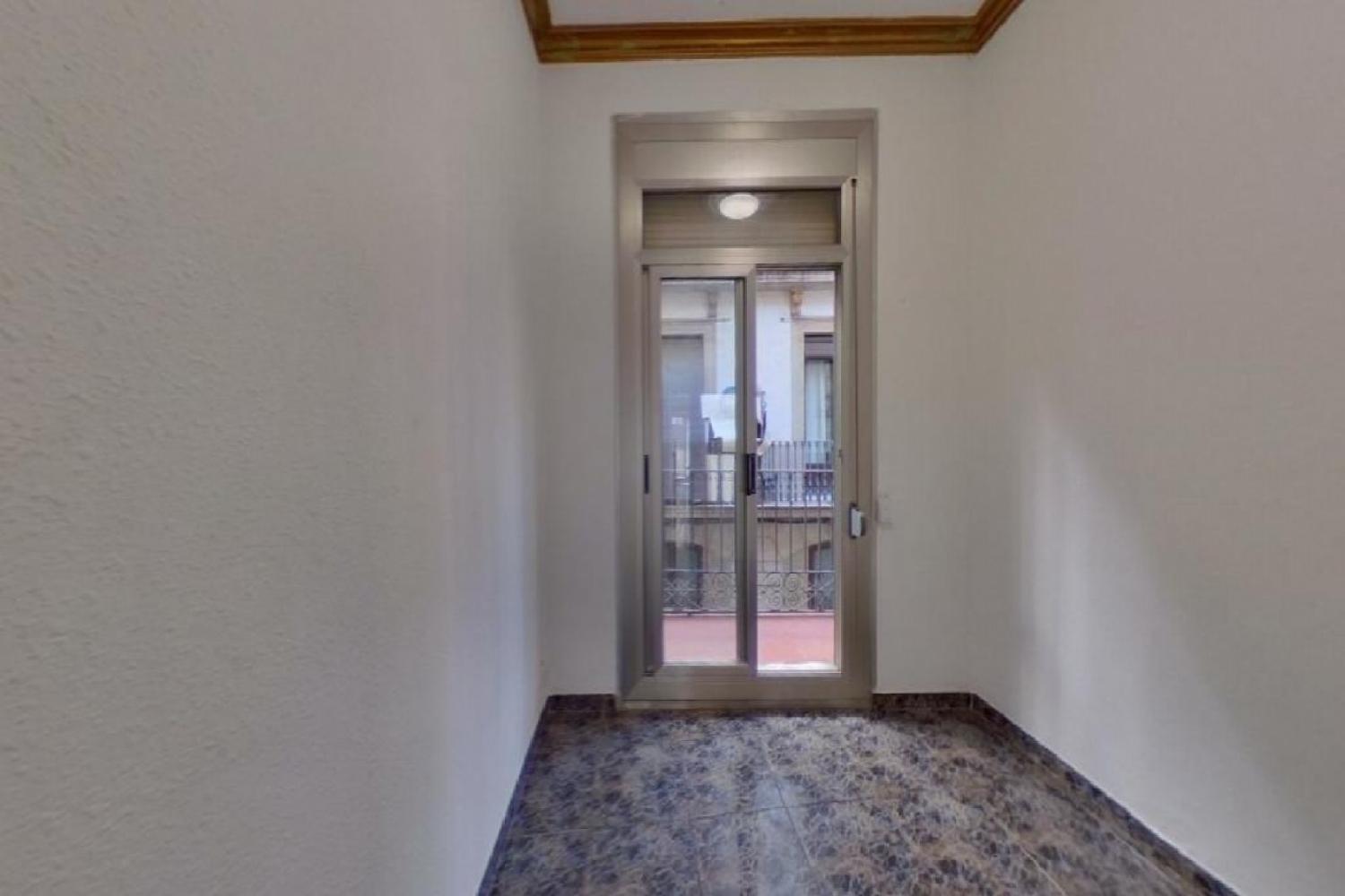  till salu lägenhet Ciutat Vella-Raval Barcelonès 8