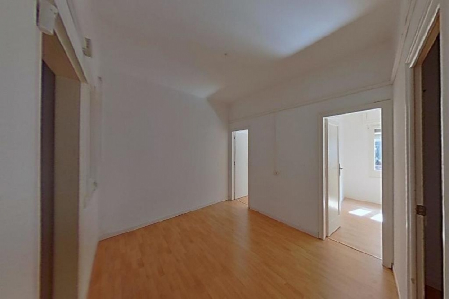  till salu lägenhet Ciutat Vella-Raval Barcelonès 1