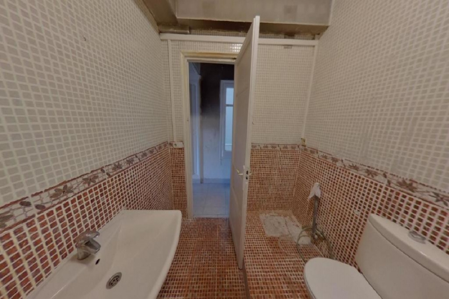  till salu lägenhet Ciutat Vella-Raval Barcelonès 8