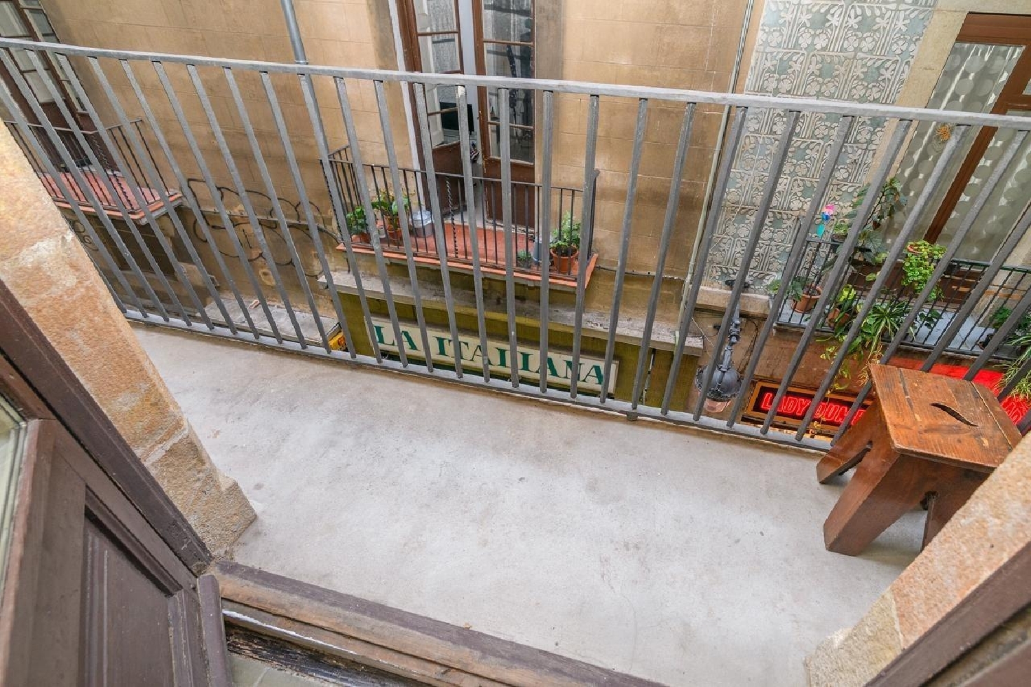  till salu lägenhet Ciutat Vella-Raval Barcelonès 4