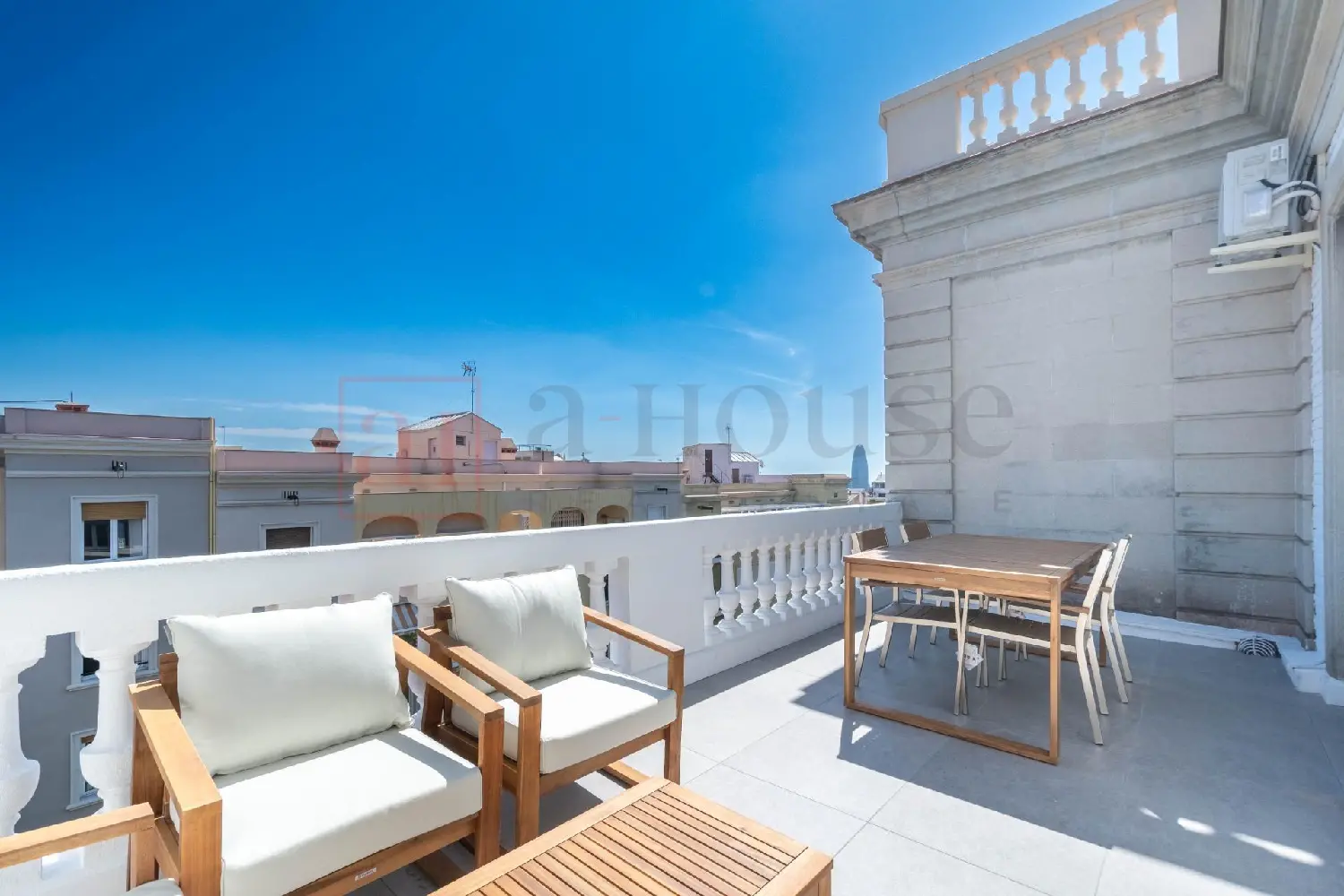 till salu lägenhet Eixample-Fort Pienc Barcelonès 3