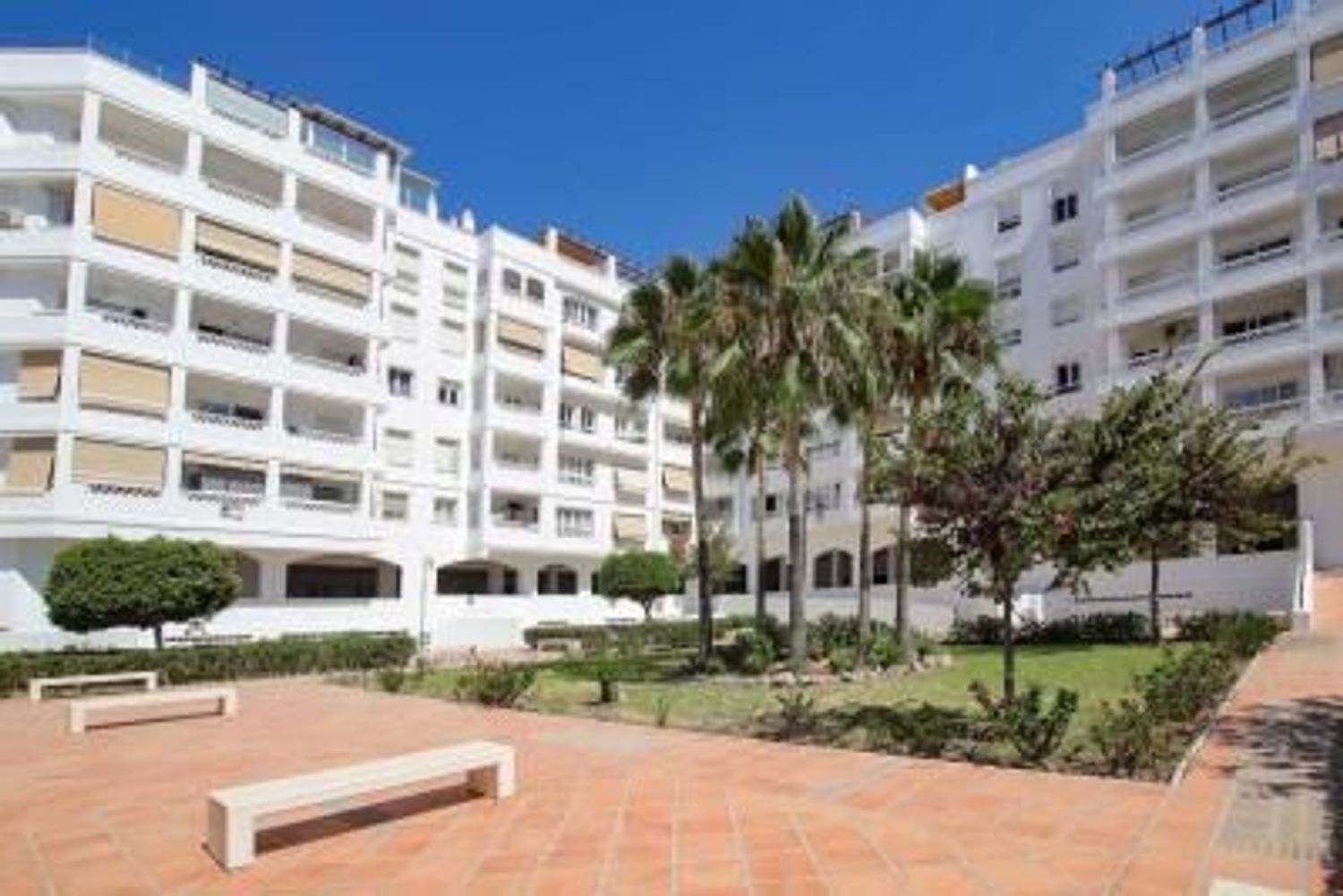 till salu lägenhet Nueva Andalucía Costa Del Sol Occidental 2