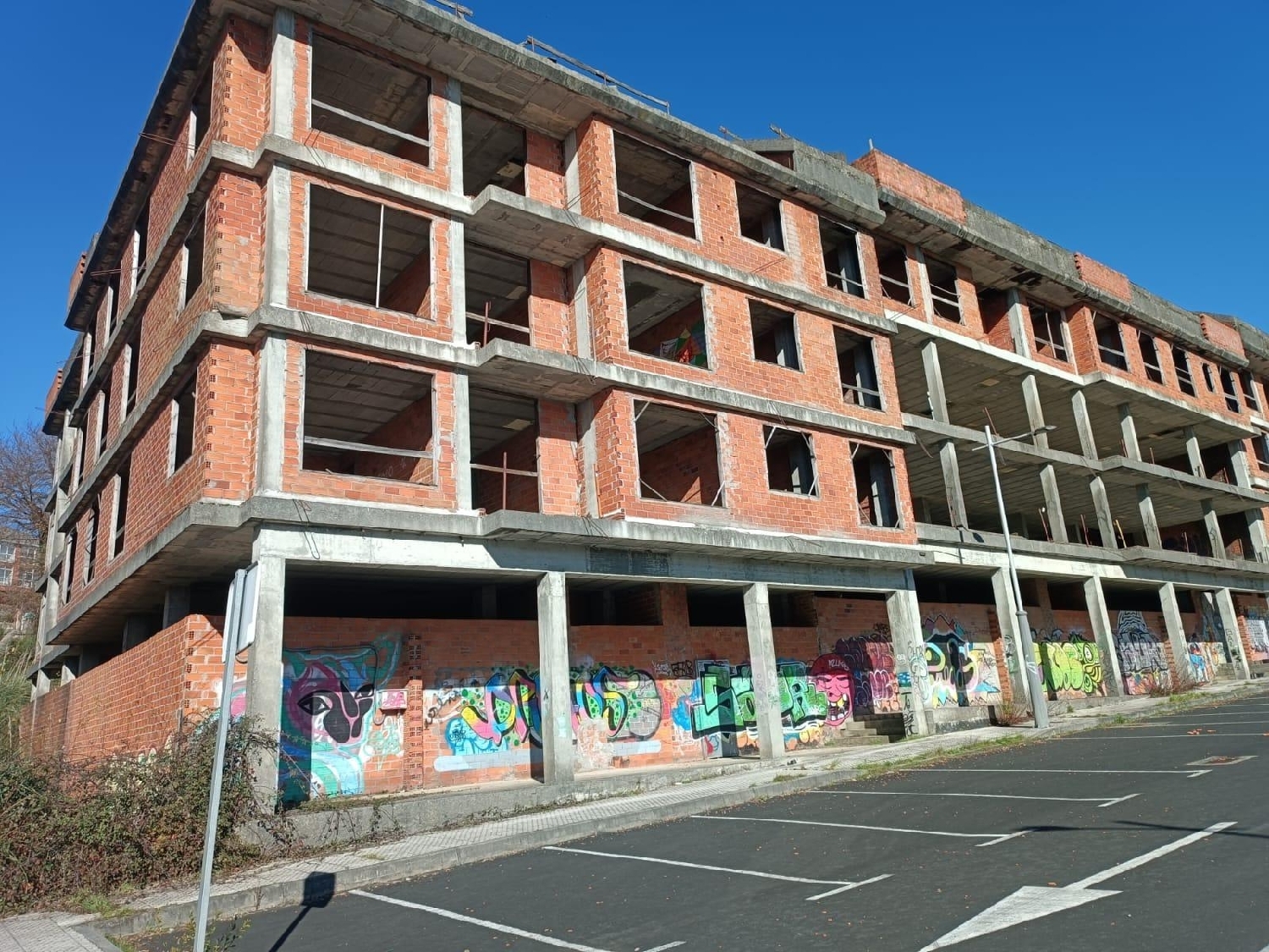 till salu byggnad Alfonselle Deza 2