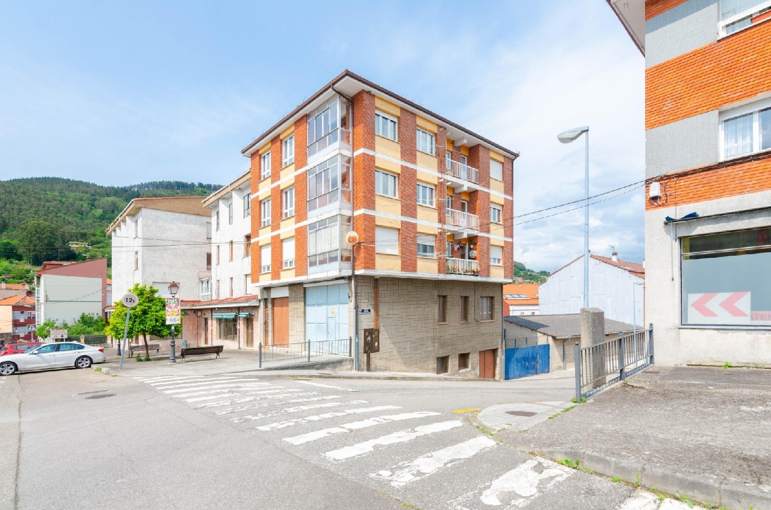  till salu byggnad Antoñana Oviedo 1