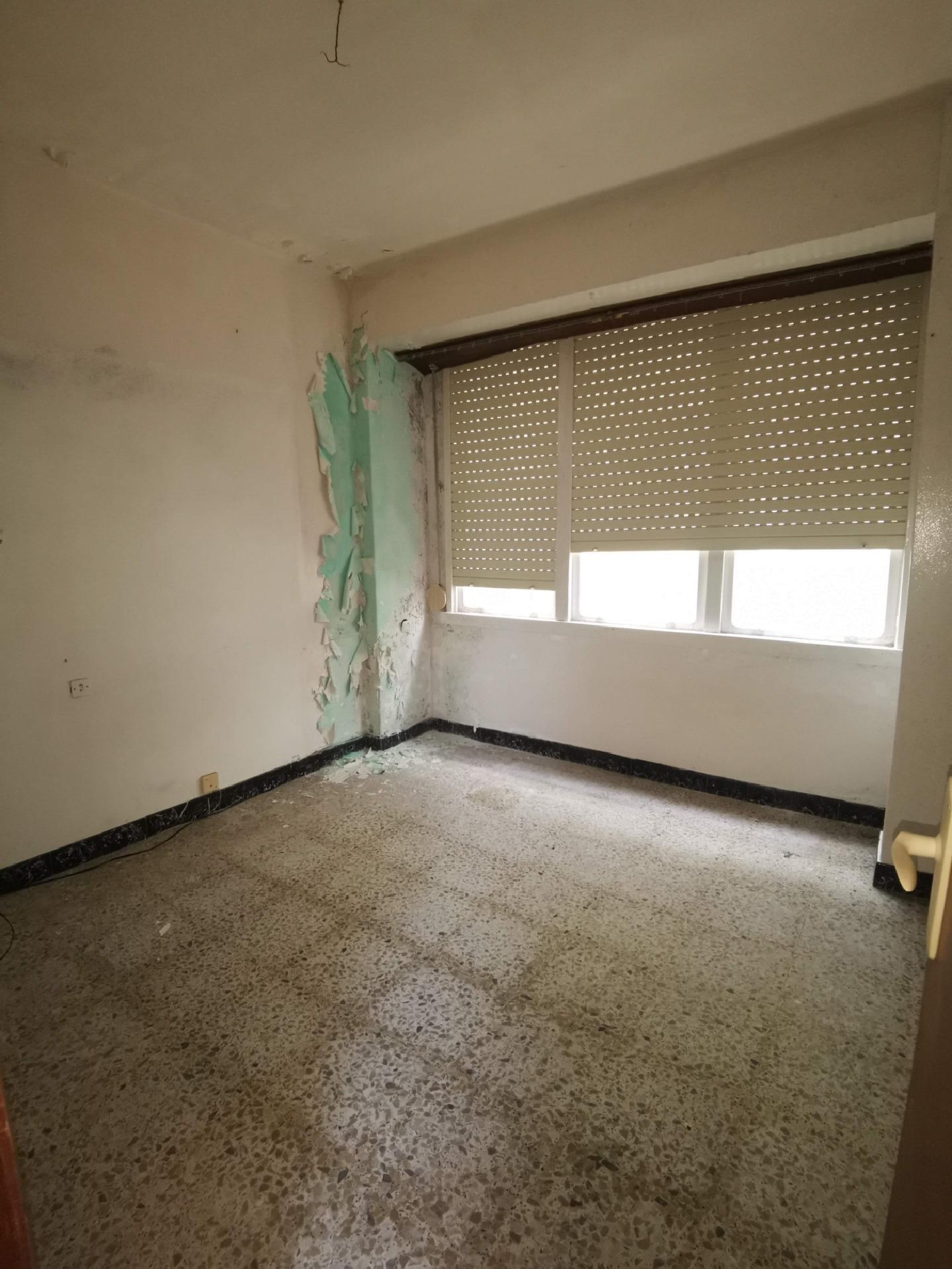  till salu byggnad Calle Ortes Bergantiños 4