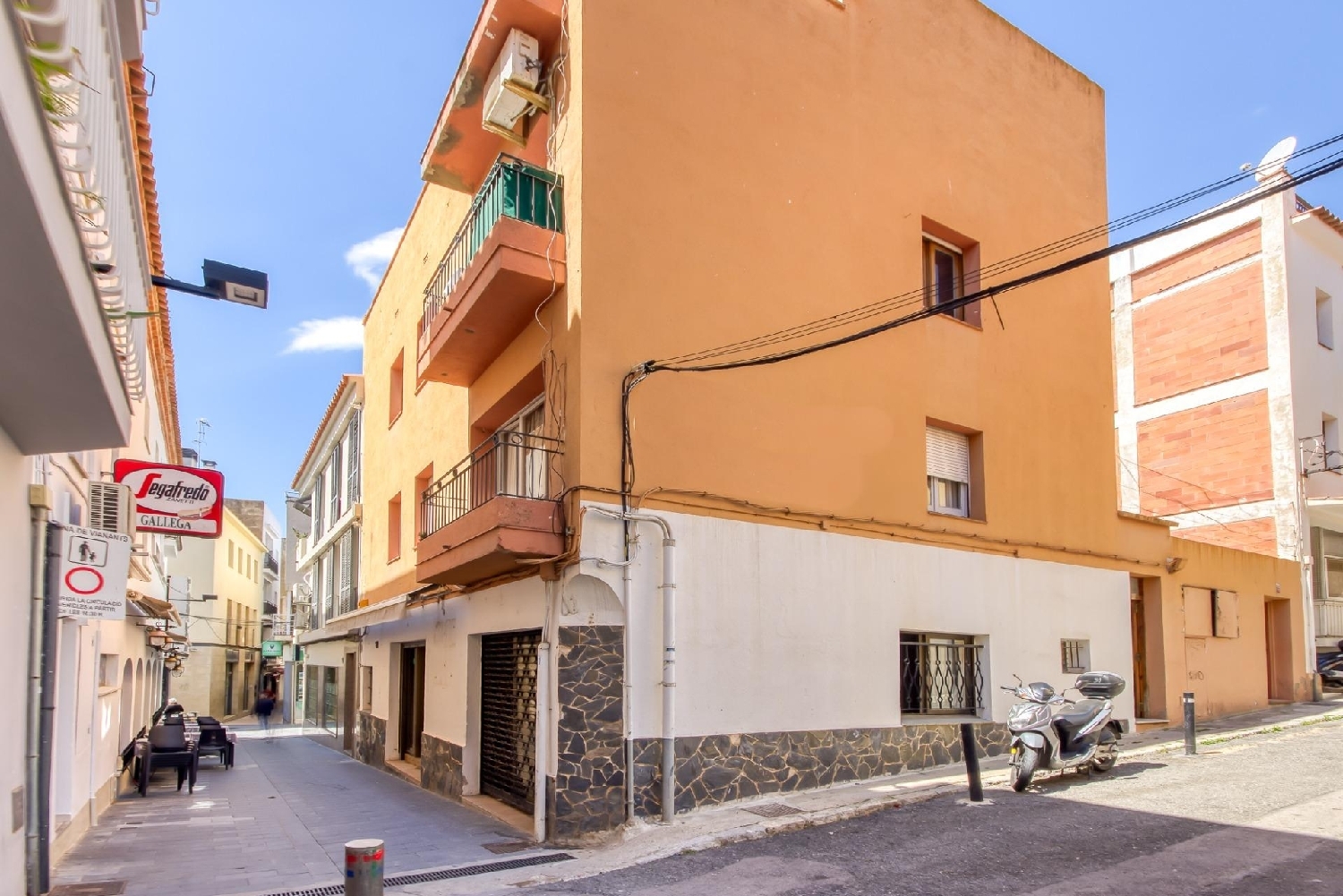  till salu byggnad Canyelles-Almadrava-Puig-Rom Alt Empordà 1