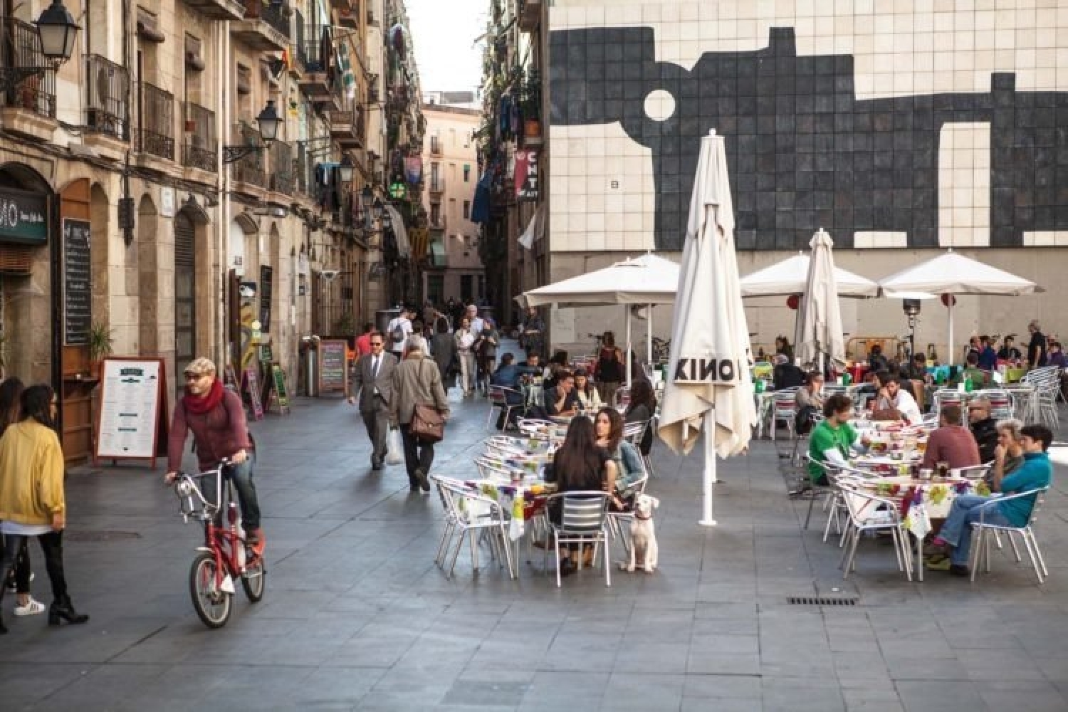 till salu byggnad Ciutat Vella-Raval Barcelonès 3